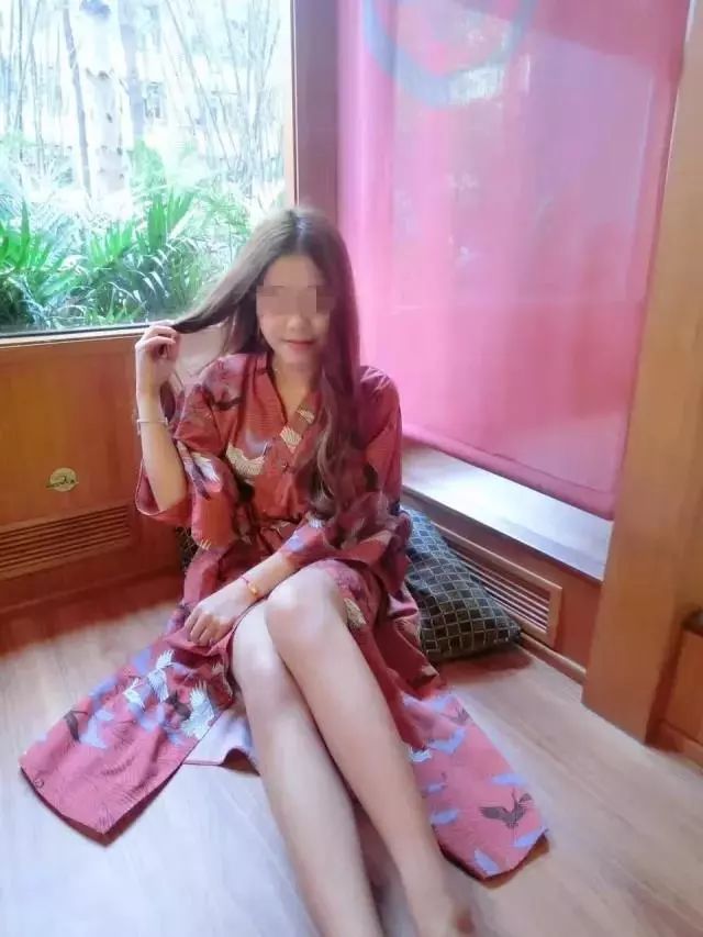 我用美食换取了和服女孩的不正规按摩！